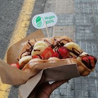 Mordisquitos con platano, fresas y sirope de chocolate at Mordisquitos Cafe in Tenerife