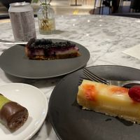 Dammsugare, Blueberry Cheesecake & Lemon Lime Strawberry Bar at Kafé Plattan in Stockholm