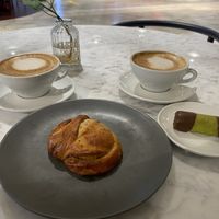 Cardamon & Pear Bulle & Dammsugare, Cappuccino with Peadrink at Kafé Plattan in Stockholm