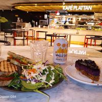 Warm avocado sandwich & super delicous blueberry cake at Kafé Plattan in Stockholm