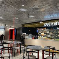 Ganz unscheinbar jedoch alles vegan  at Kafé Plattan in Stockholm