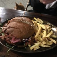 Mushroom Pulled ‘Pork’ . Increíble. at Vrutal - Poblenou in Barcelona