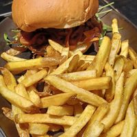 Hamburguesa pull pork de setas at Vrutal - Poblenou in Barcelona