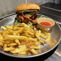 Jackfruit Burger 😋  at Vrutal - Poblenou in Barcelona