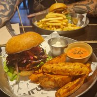 Bbq vurger+sweet potatoes at Vrutal - Poblenou in Barcelona