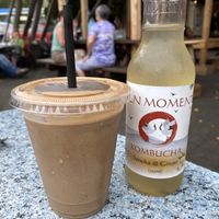 Smoothie and kombucha  at Mudsharks Coffee Bar in Courtenay