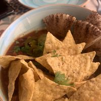 Chili con nachos y pan de pita  at A-Frame Oasis in El Palmar De Vejer