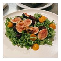 Roasted beet & local fig salad with no cheese and vegan dressing   at Lovina in Calistoga