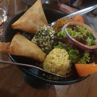 Vegane Vorspeisenplatte außer der Grünkohl mit Käse  at Blue Nile in Munich