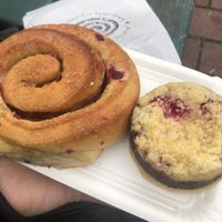 cinnamon roll and crumble tarte  at Café Fräulein in Munich