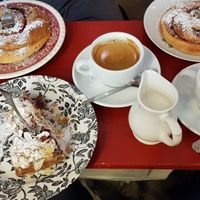 Vegan raspberry buns, coffee, oat milk, vegan cherry-nuts-cake at Café Fräulein in Munich