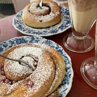 Two cinnamon rolls and two iced latte (17€) at Café Fräulein in Munich