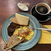 Einmal veganes Rührei mit alles und Kaffee   at Hummelbude in Essen