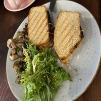 Britisches Frühstück - zu gut, um abzuwarten, bis das Foto gemacht ist 😉  at Hummelbude in Essen