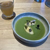 Kräutersuppe und Brennessel-Highball  at Hummelbude in Essen