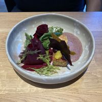 Rauchiger Tempeh, rote Bete  at Hummelbude in Essen