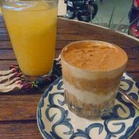 Tiramisú o pastel de café at Plantivoros in Playa Del Carmen