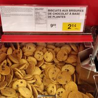 Vegan chocolate chip cookies at Bulk Barn - Rue Wellington in Montreal