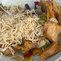 Asian Noodles with mock chicken   at O Caldeirão da Bruxa in Vila Cha