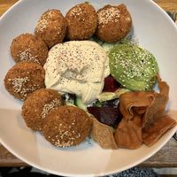 Vegane Avocado Falafel Bowl  at Best Maza in Leipzig