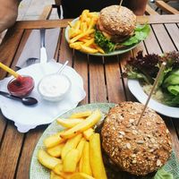 Vegetarischer und Veganer Burger at Gasthof zur Post in Egloffstein