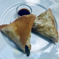 Samosas de heura y verduras al curry at Casa Lucia in Miono