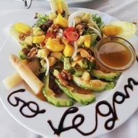 Esalada con salsa de albaricoque at Casa Lucia in Miono