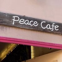 cute little sign 🤎 It’s nice to sit outside!  at Peace Cafe in Honolulu