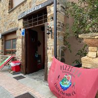 From outside  at Pizzeria L'isola Che Non C'e in Foncebadon