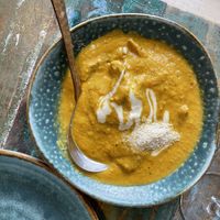 Curry with plant-based chicken  at Cinnamon in Sitges