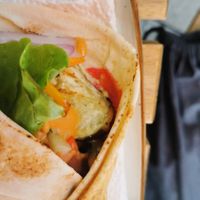 Wrap mit gegrilltem Gemüse und Hummus at Taskin Natürliche Vielfalt in Ludwigsburg