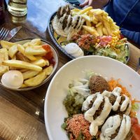 Falafel mit Salat & Gemischter Teller   at Taskin Natürliche Vielfalt in Ludwigsburg