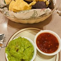 Chips with guacamole and salsa at La Choza Restaurant in Santa Fe