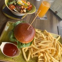 Vegan Burger with salad and fries   at Havanna in Norddeich