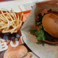 Botanical burger set at Umami Burger - Grandberry Park in Tokyo