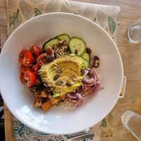 Small poke bowl full of fresh and tasty goodness 🥰 at Kinoa in Malaga