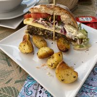 Burger and potatoes  at Kinoa in Malaga