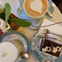 Matcha Latte, Cappuccino & Donauwelle at Isabella Glutenfrei Patisserie in Cologne