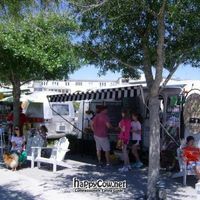 The Raw and Juicy cart at Raw and Juicy in Alys Beach