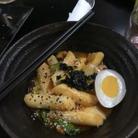 Tteokbokki mit veganem Ei  at Linh - Not Just A Restaurant in Prague