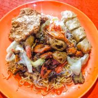 Bee hoon mee with dishes at Vegetarian Delight 素食小吃 in Central Singapore