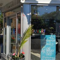 Street view at Station Mahalo in Montreal