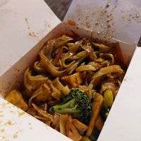 Rice noodles, tofu, broccoli & mushrooms at Wok To Walk - Damstraat in Amsterdam