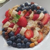 Vegane Früchte Bowl at Cafe Mitte in Peine