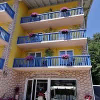  at Loving Hut in St Kanzian