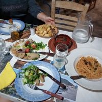 Salad, baked egg-plants and more at En Leonidio in Leonidio