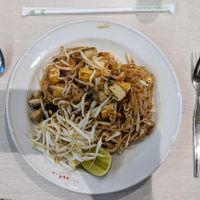 Vegan Maeya pad thai at Maeya in Udon Thani