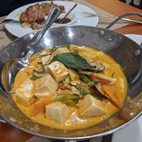 tofu with red curry at Sawadika in Zaragoza