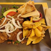 Schön angerichtete Teller at 3 Spoons in Kos