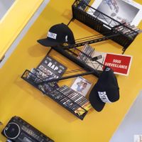 Hiphop deco at YO' Mac and Cheese in Paris